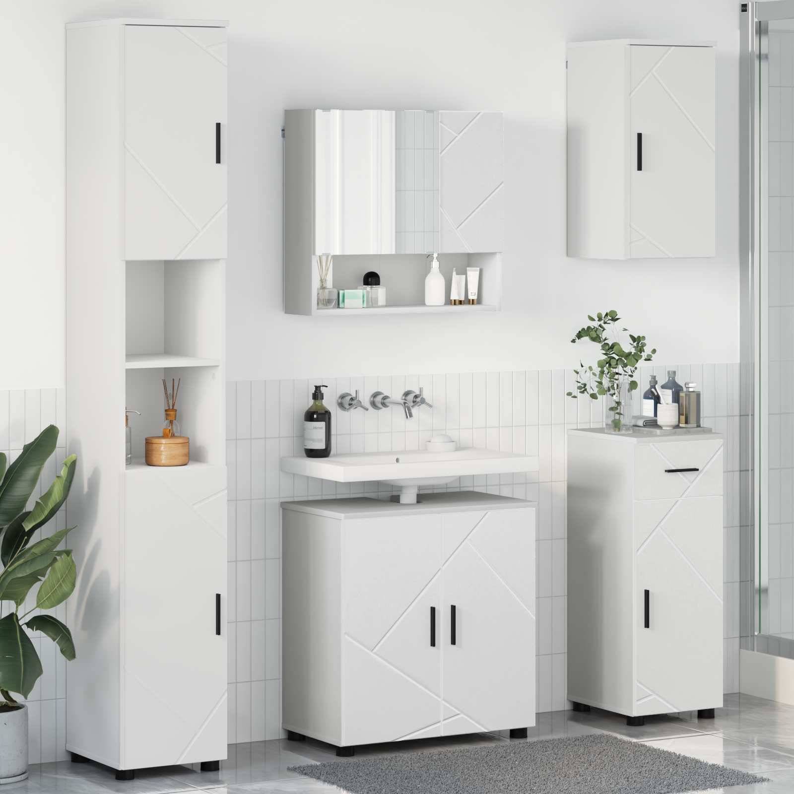 Modernes Badezimmerinterieur mit weißen Schränken, einem Waschbecken, einem Wandspiegel und grünen Pflanzen. Minimalistisches Design mit klaren Linien.
