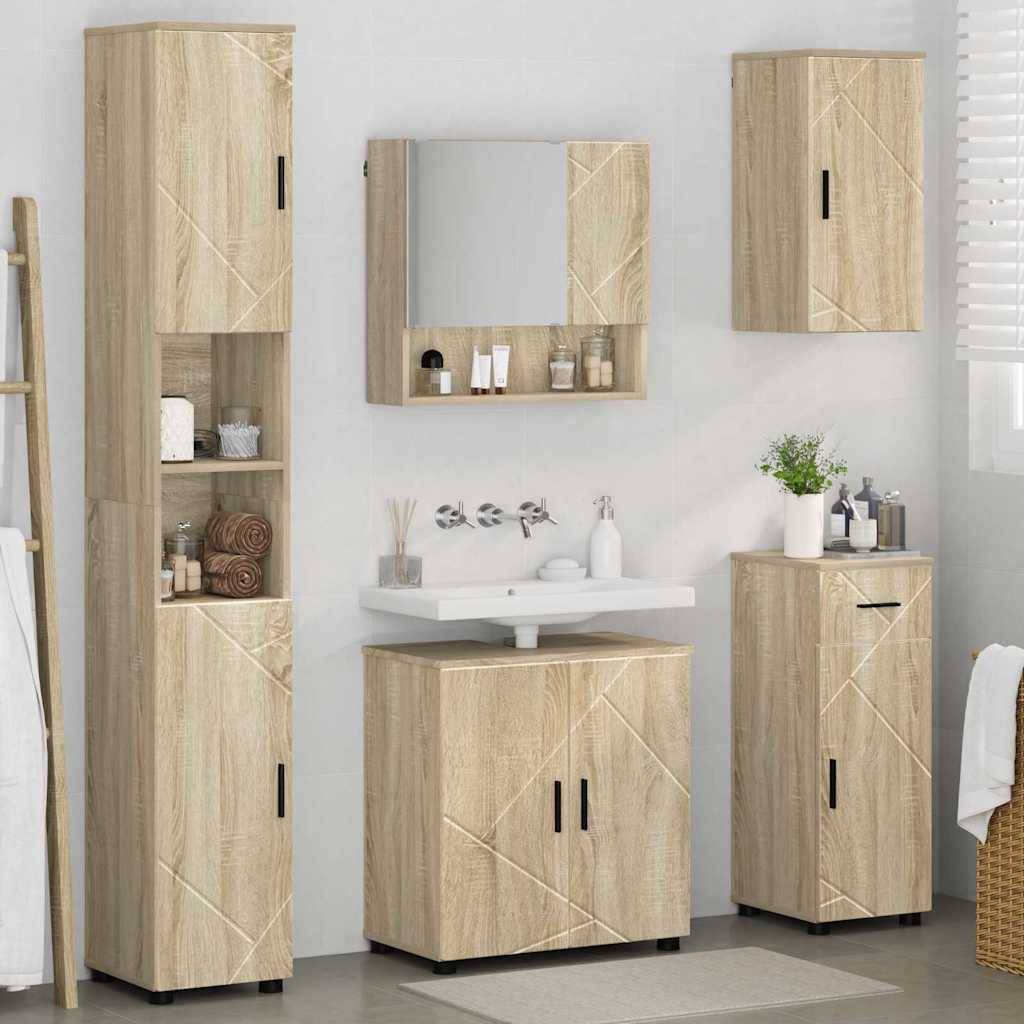 Badezimmer mit helzfarbenen Schränken, die geometrische Muster aufweisen, einem wandmontierten Spiegel über einem Waschbecken und Regalen, auf denen Toilettenartikel und Handtücher ausgestellt sind.