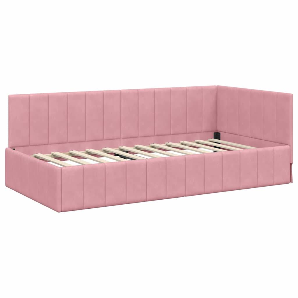 Rosafarbenes, mit Samt bezogenes Tagesbett mit gesteppter Rückenlehne und Holzlattenrost; Eckdesign zum Sitzen und Schlafen in kleinen Räumen.