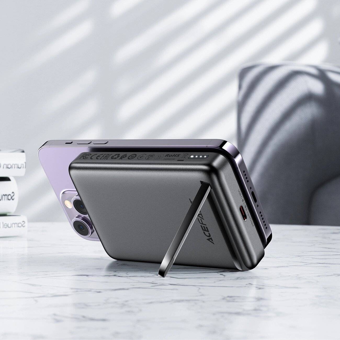 Acefast M6 PD 20W 10000mAh Induktions-Powerbank + Kabel - Schwarz