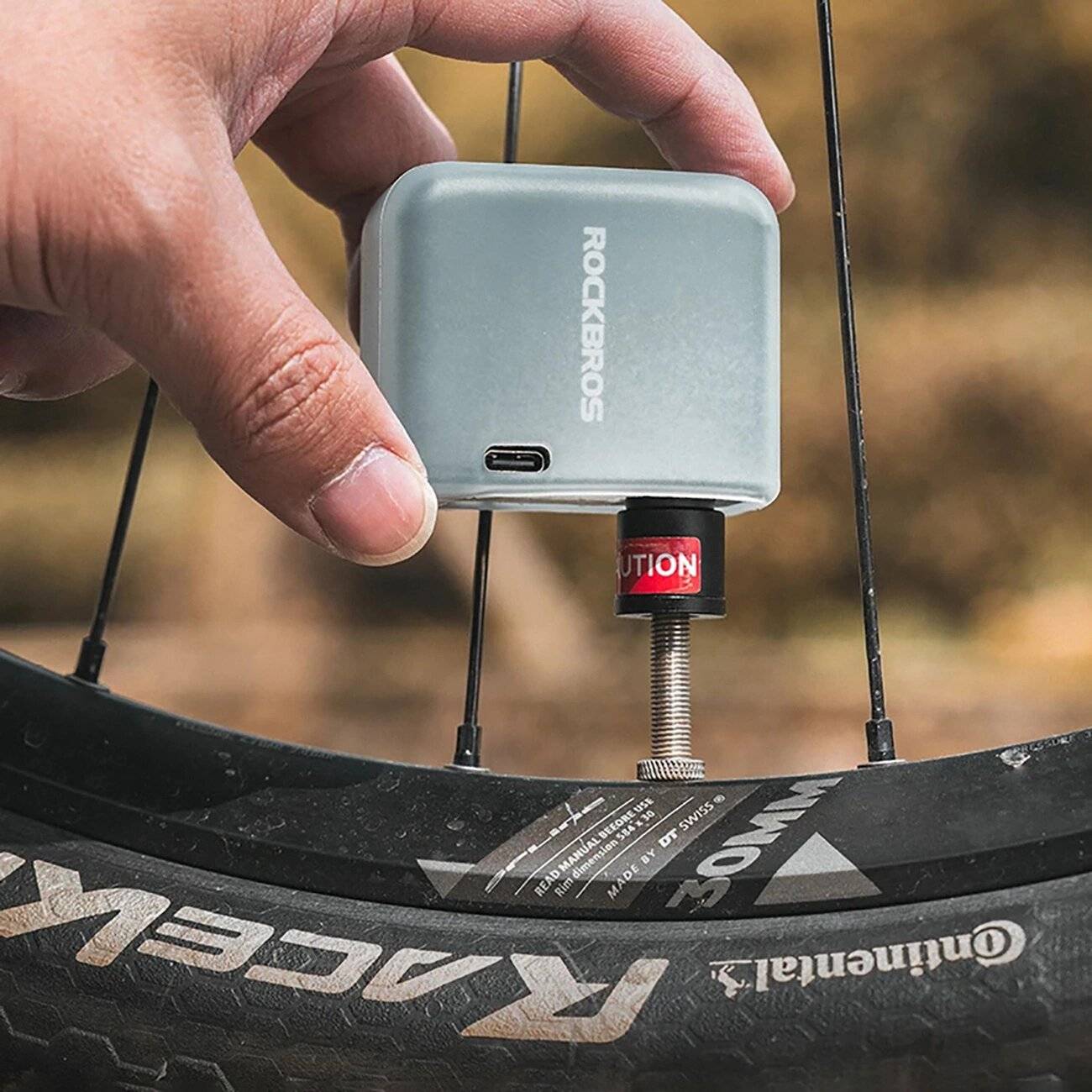 Rockbros 42320008001 Mini-Elektro-Fahrradpumpe Schrader-/Presta-Ventile 100 PSI – Schwarz