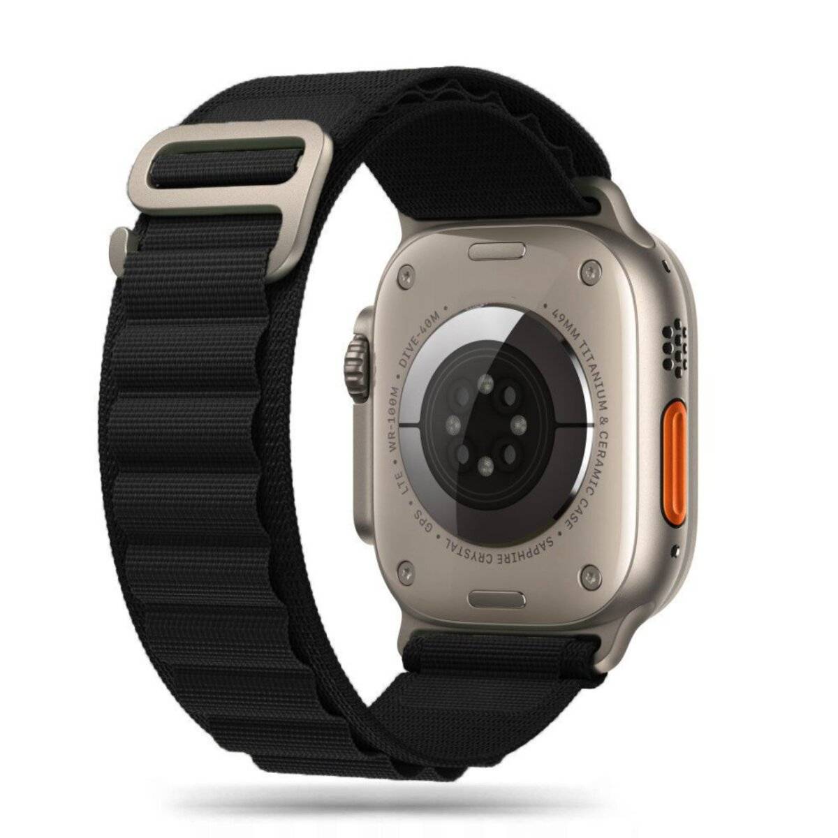 Eine Smartwatch mit schwarzem Stoffarmband und Titaniumgehäuse, zeigt die rückwärtigen Sensoren und einen orangefarbenen Knopf.