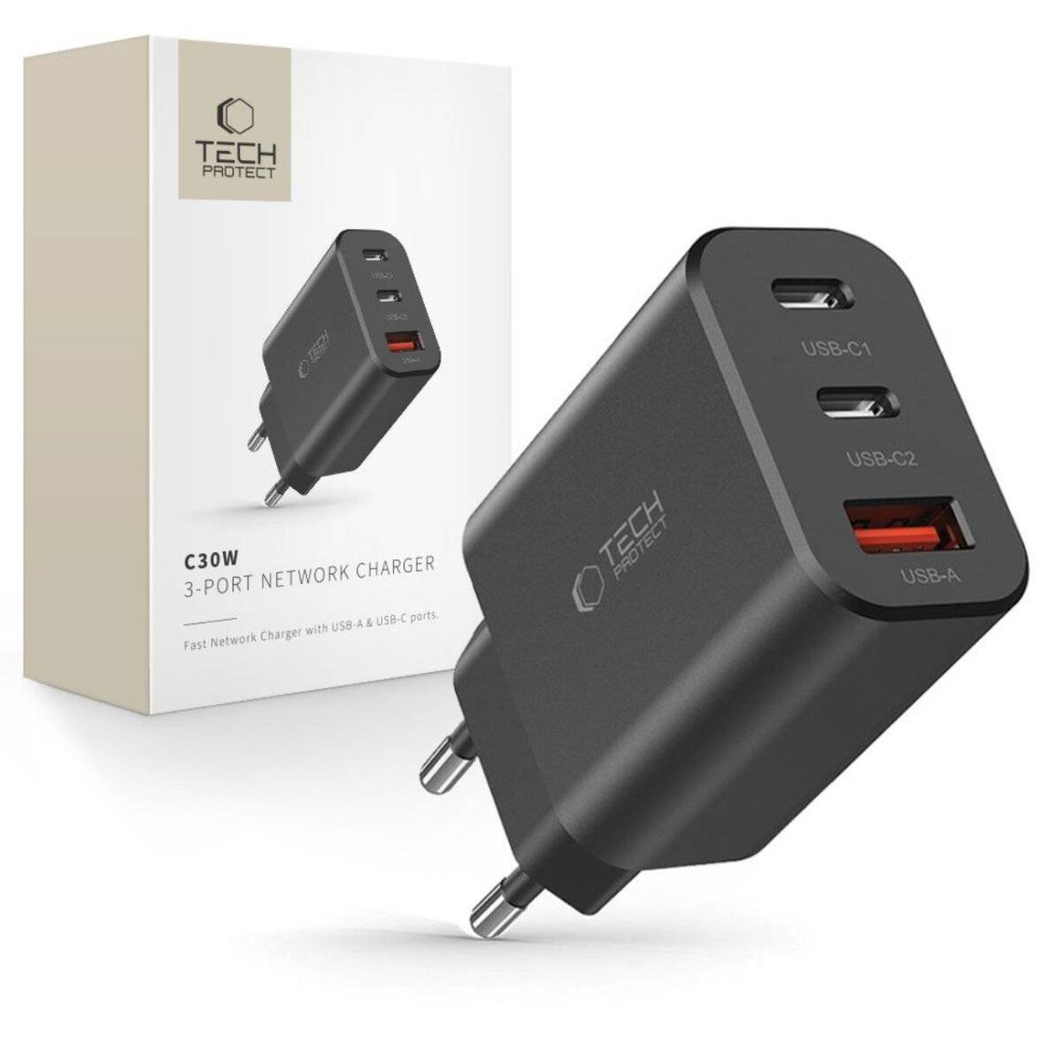 Ein schwarzer Tech Protect 3-Port-Netzladegerät mit einem USB-A und zwei USB-C-Anschlüssen, der schnelles Laden bis zu 30W ermöglicht. Verpackung im Hintergrund abgebildet.