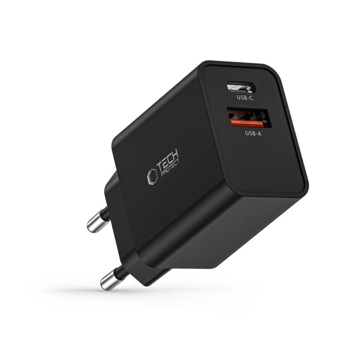 Ein schwarzes Wandladegerät mit USB-C- und USB-A-Anschlüssen, beschriftet mit 'Tech Protection', konzipiert für elektronische Geräte.
