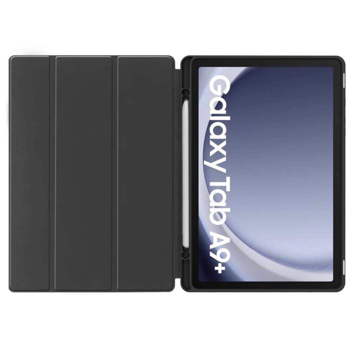 Ein Tablet mit einer schwarzen Schutzhülle ist teilweise geöffnet und zeigt den Bildschirm mit dem Text 'Galaxy Tab A9+'.