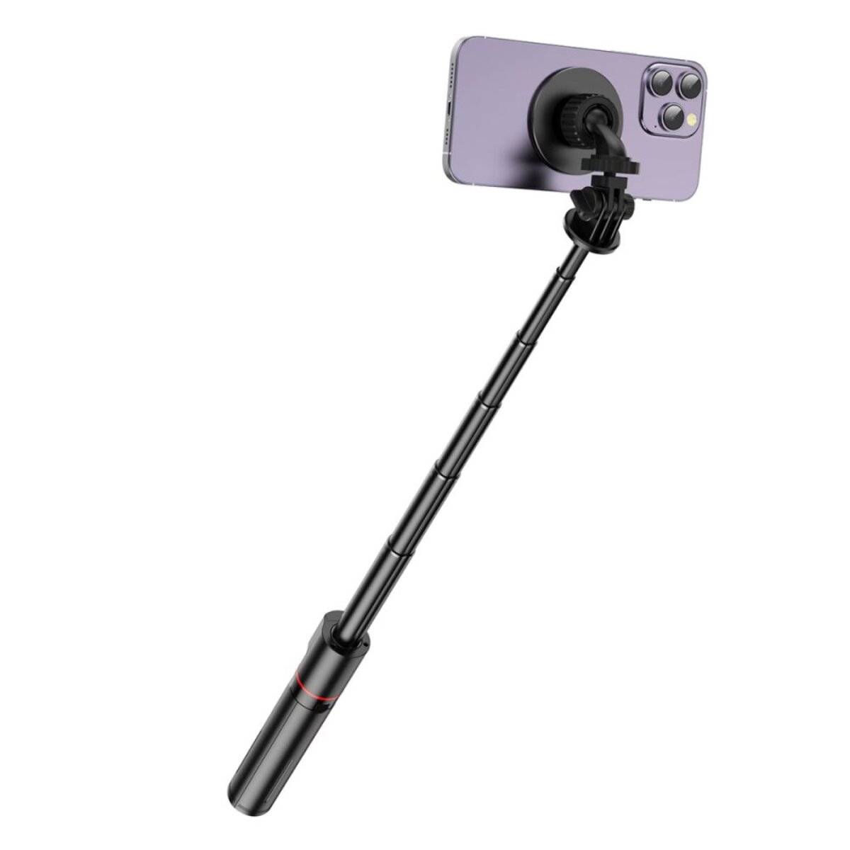 Ein Smartphone, das auf einem schwarzen ausziehbaren Selfie-Stick vor weißem Hintergrund montiert ist.