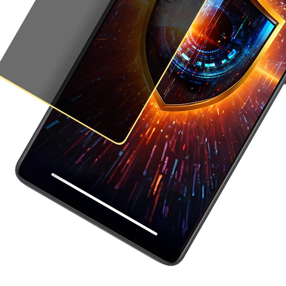 Ein Smartphone-Bildschirm mit einem digitalen Schild, das Cybersecurity-Schutz symbolisiert. Das Schild ist teilweise vom Bildschirm angehoben.