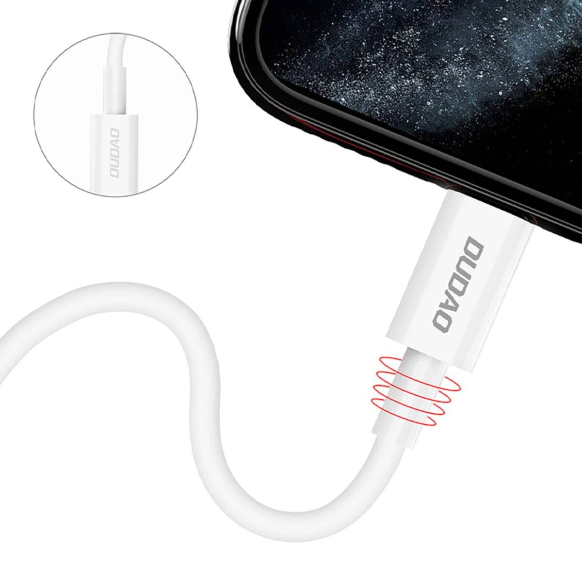 Ein Nahaufnahmebild eines Smartphones mit einem eingesteckten Ladekabel. Das Kabel weist eine sichtbare Zugentlastung auf, und der Bildschirm des Telefons zeigt einen sternklaren Himmel.