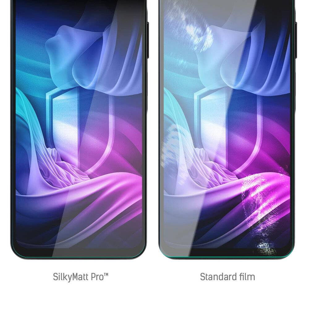 Vergleich von Handybildschirmen mit SilkyMatt Pro und Standard-Folie. SilkyMatt Pro zeigt reduzierten Glanz und eine glattere Textur.