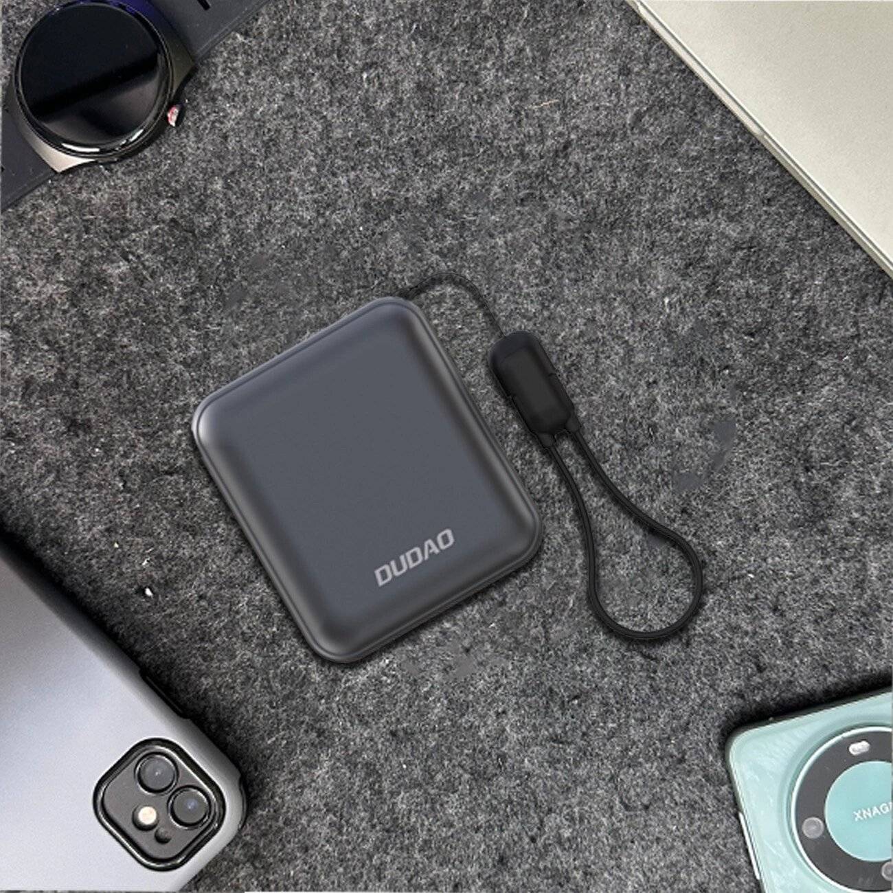 Dudao K22+ Ultrakompakte Powerbank 10000 mAh 22,5 W USB-C Anhänger/Kabel - Grau