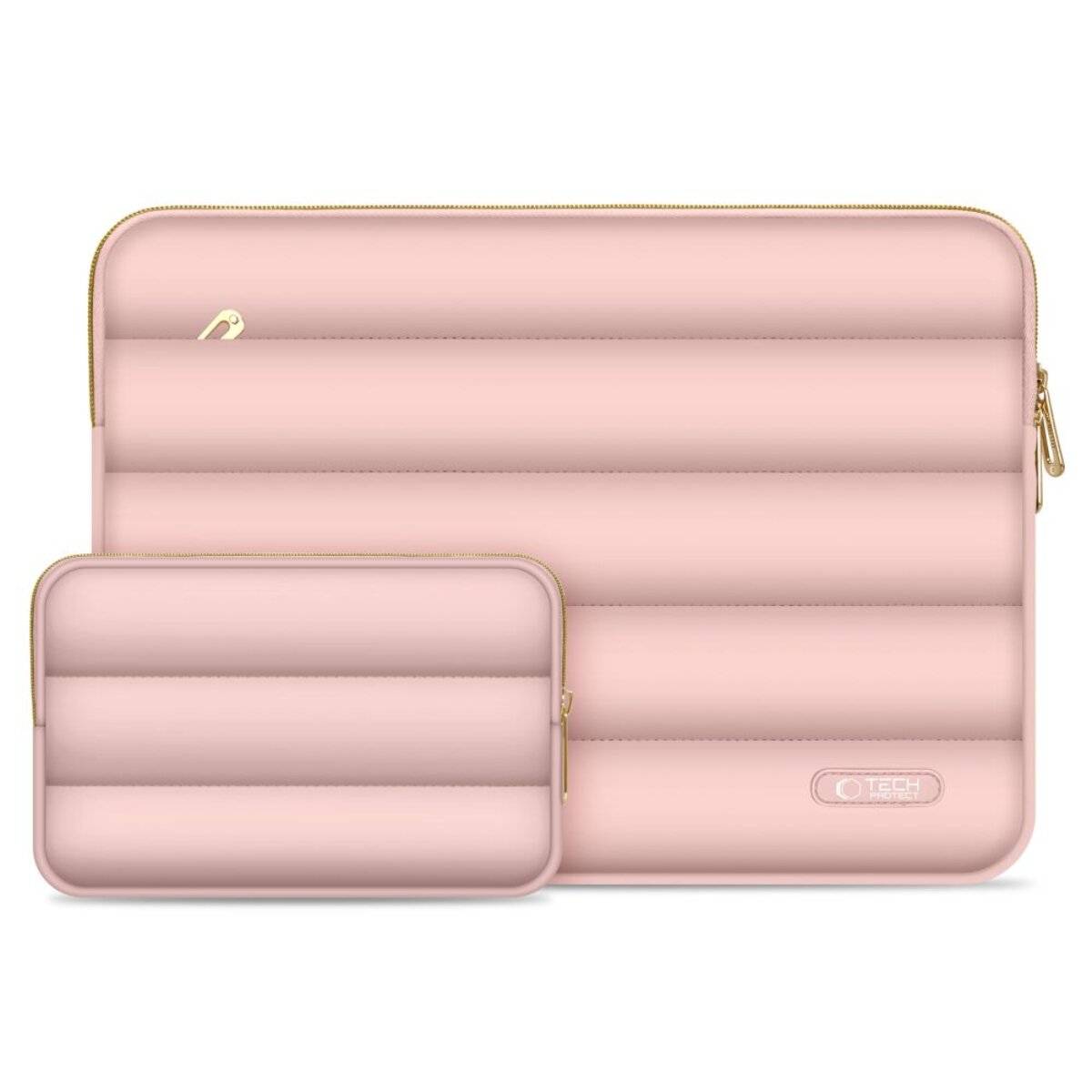 Rosa gepolsterte Laptop- und Zubehörhüllen mit goldenen Reißverschlüssen, wobei ein Markenlogo auf der größeren Hülle zu sehen ist.