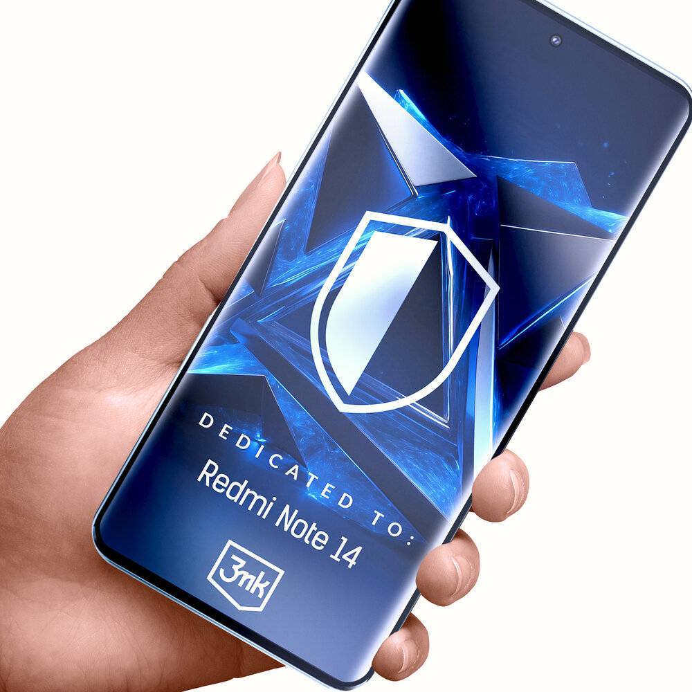 Eine Hand hält ein Smartphone, das ein elegantes, futuristisches Design in Blau und Schwarz mit einem Schild-Logo und dem Text „Dedicated to: Redmi Note 14