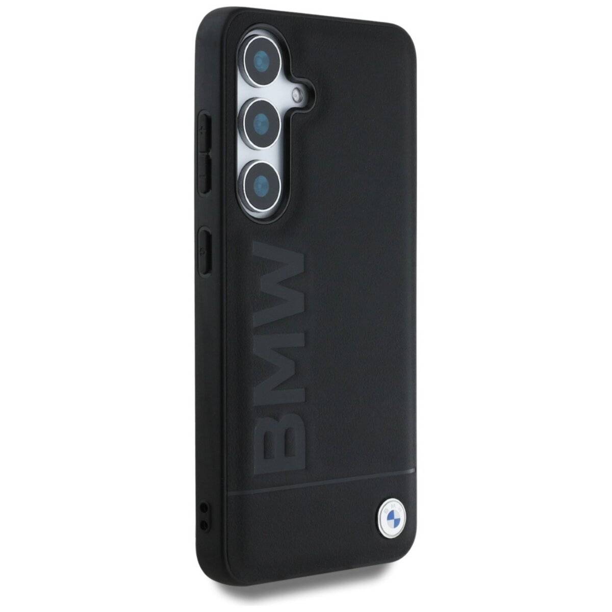 Schwarze Smartphone-Hülle mit geprägten 'BMW' Buchstaben, drei Kameraausschnitten, seitlichen Tasten und einem kleinen kreisförmigen BMW-Logo am unteren hinteren Rand.