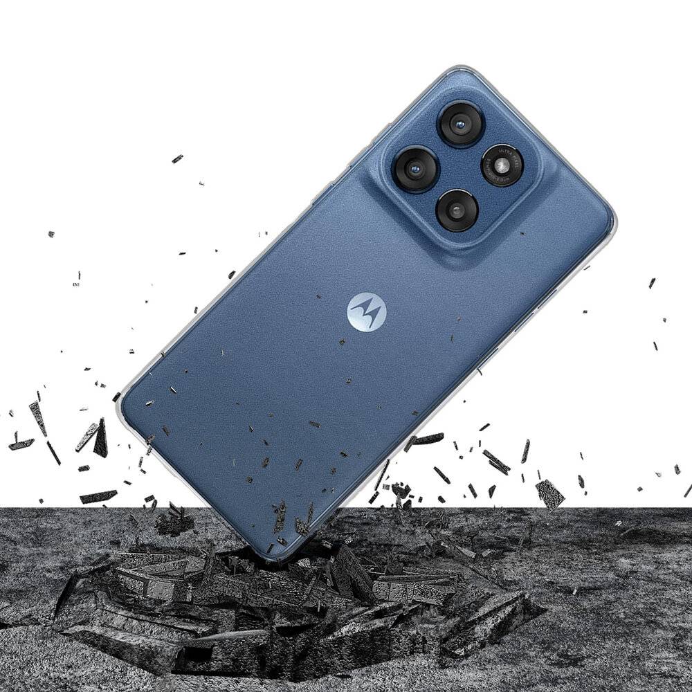 Ein blaues Smartphone mit vier Kameraobjektiven wird vor weißem Hintergrund gezeigt. Es wirkt, als würde es durch eine Oberfläche durchbrechen und dabei Trümmer aufwirbeln.