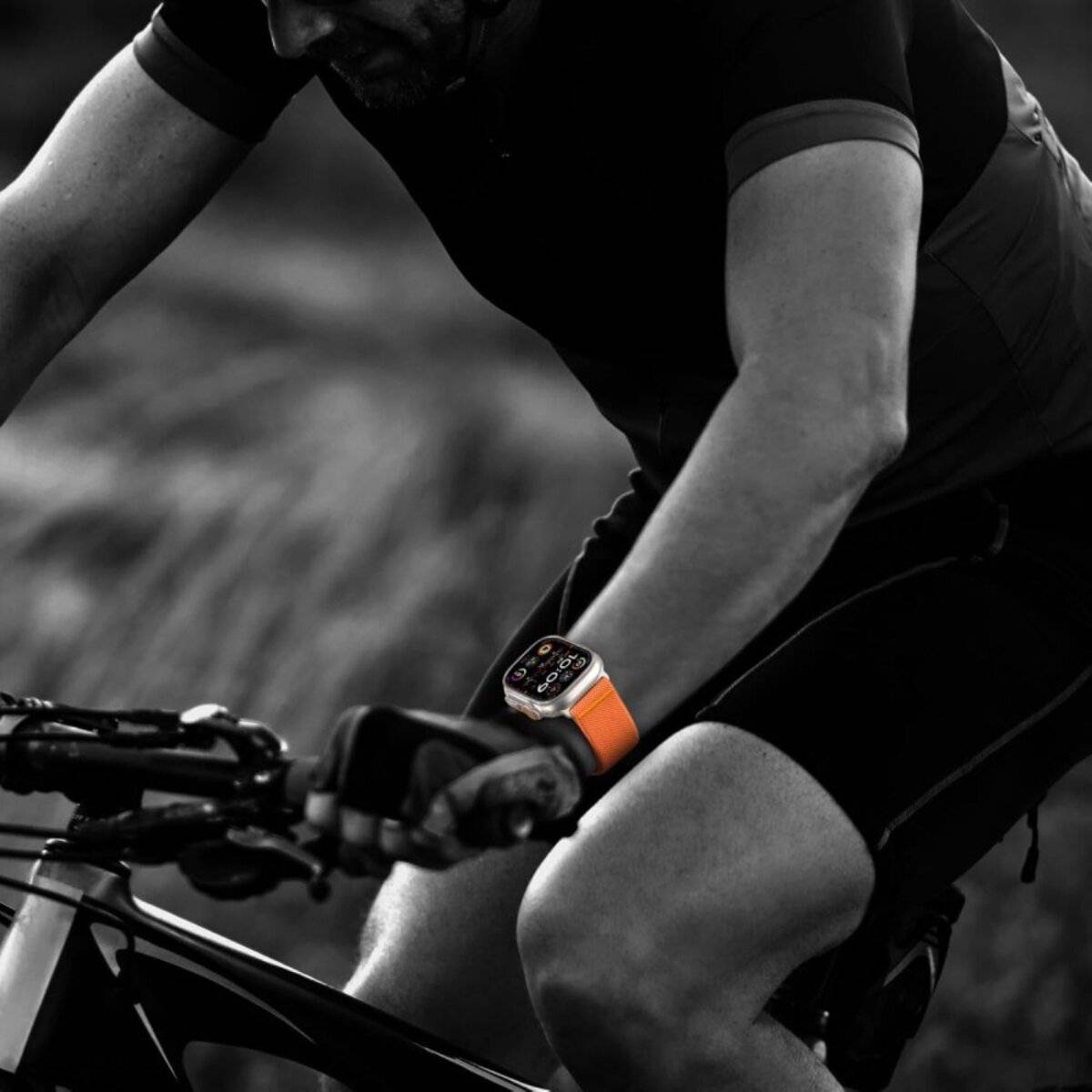 Tech-Protect Nylonarmband für Apple Watch 44 / 45 / 46 / 49 mm – Orange