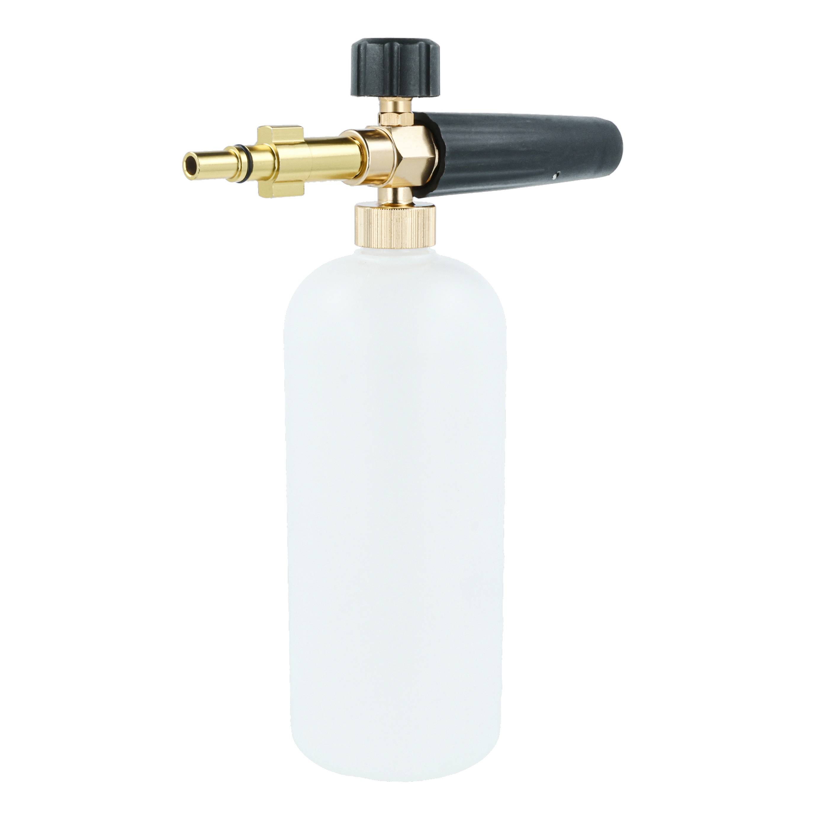 Schaumkanonen-Flasche mit Messingdüse und schwarzem Griff, isoliert auf weißem Hintergrund dargestellt.
