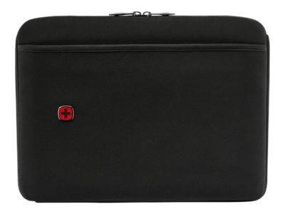 Schwarze Laptop-Schutzhülle mit einem kleinen roten Logo-Patch auf der Vorderseite, auf weißem Hintergrund abgebildet.