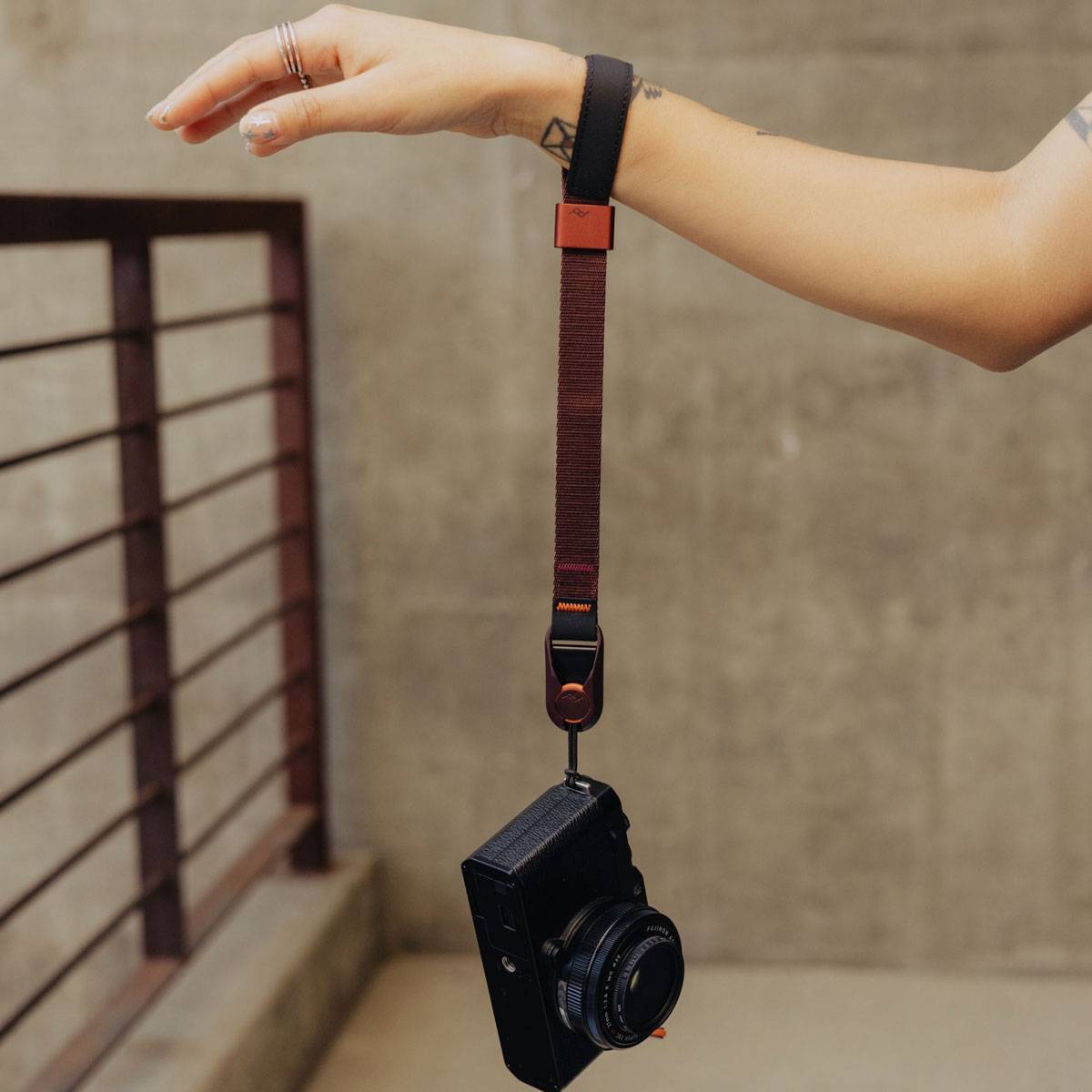 Peak Design Cuff Kamera-Handschlaufe - Eclipse (Weinrot)