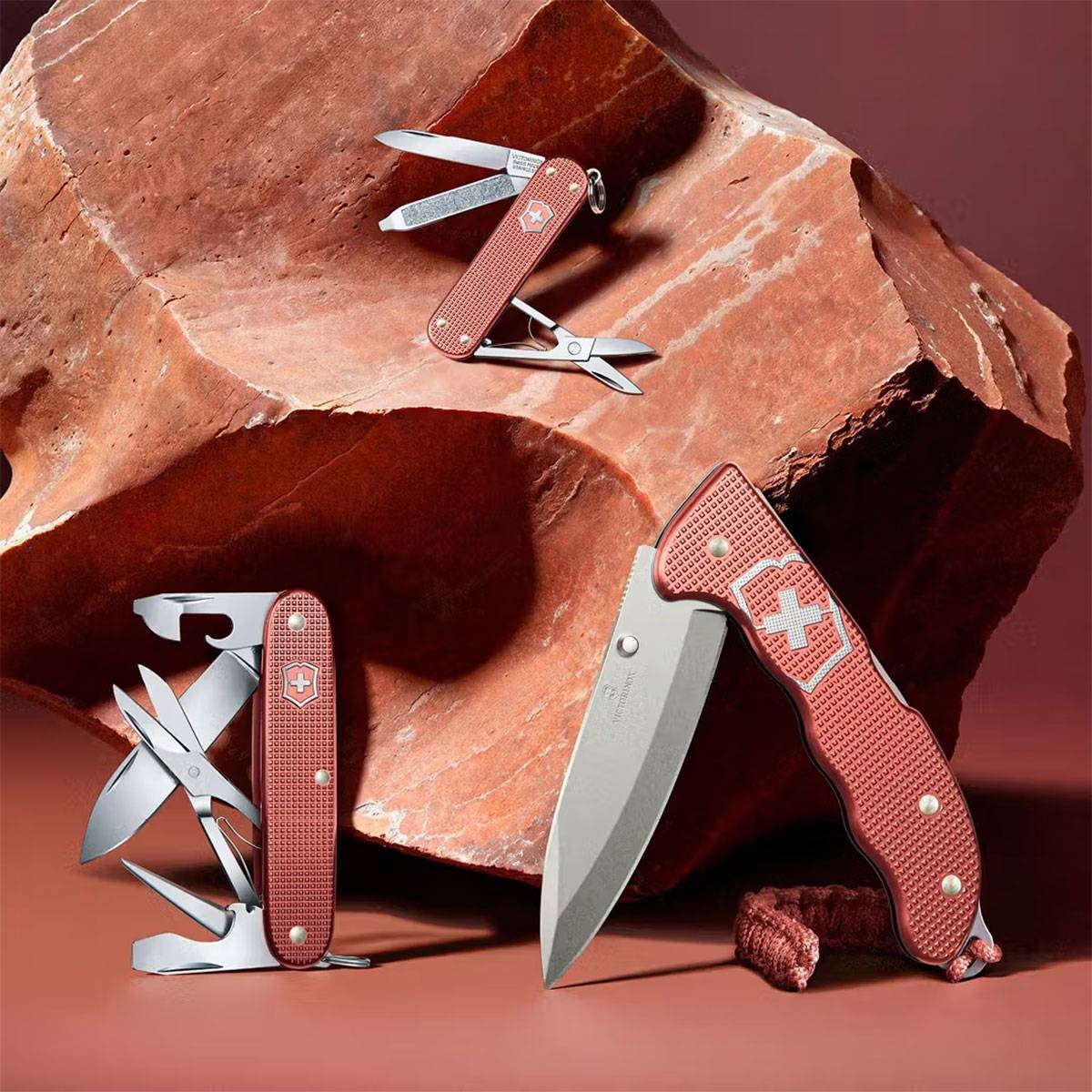 Victorinox Evoke Alox Limited Edition 2025 Taschenmesser - Rot