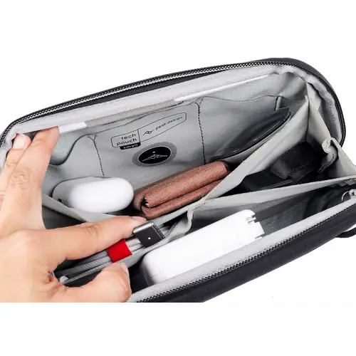 Peak Design Tech Pouch Small Organizertasche - Charcoal (Dunkelgrau) Peak Design Tech Pouch Small Organizertasche - Charcoal (Dunkelgrau)