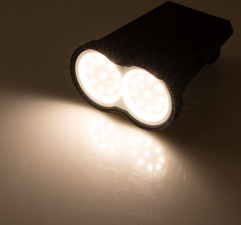 ChiliTec 23859 Gartenstrahler Solar mit Erdspieß, 80lm Dämmerungssensor, IP65