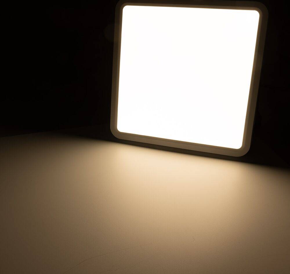 ChiliTec 23843 LED Deckenleuchte "Santano 24 Qw" 23x23cm, 24W, 2088lm, 2900K warmweiß