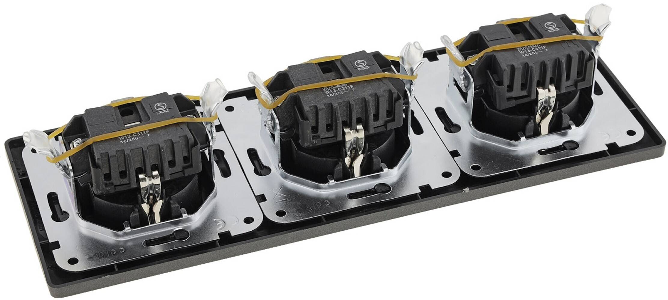 ChiliTec 23122 MILOS Set 3 Steckdosen + 3-fach Rahmen 250V~/ 16A, Steckanschluss, Anthrazit