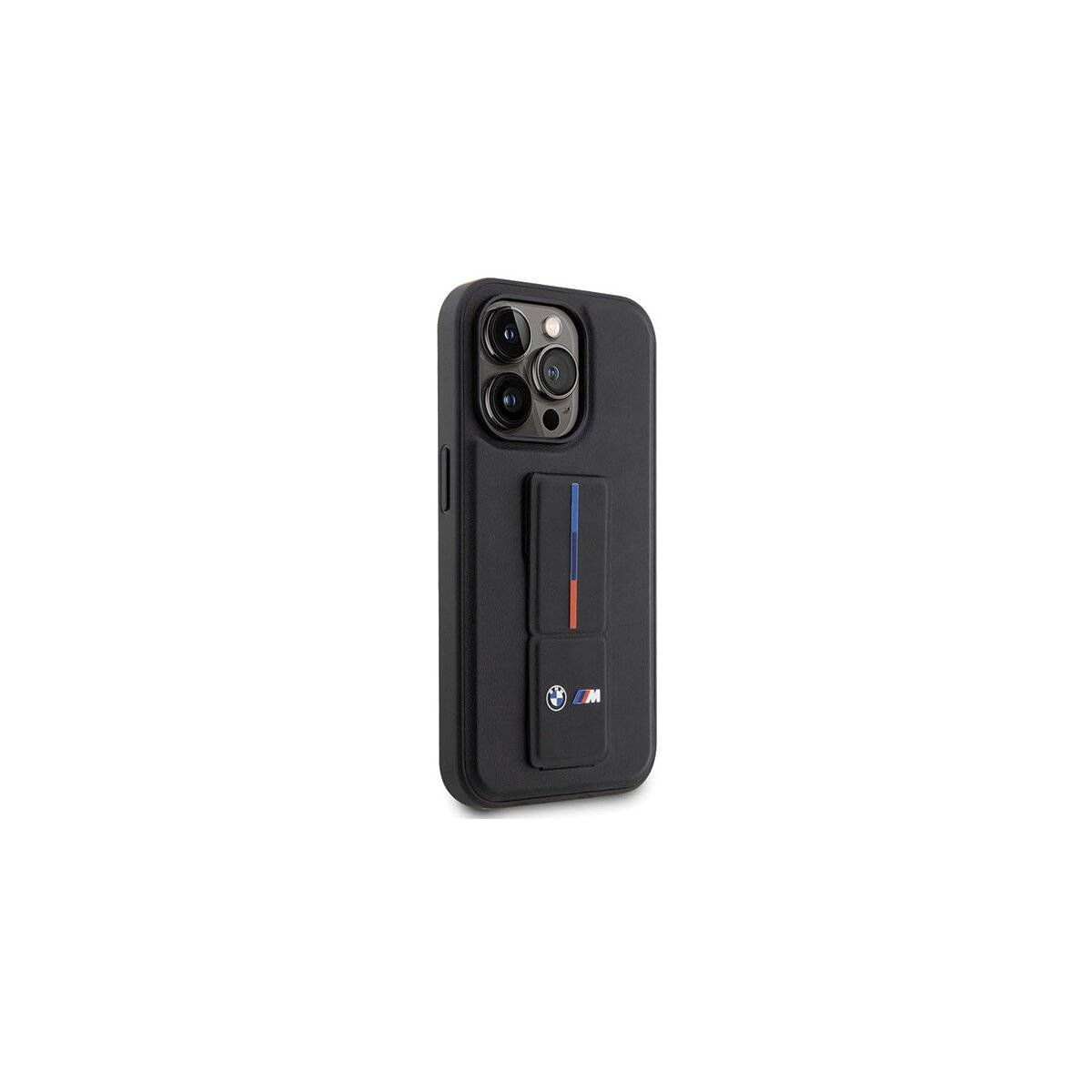 Ein schwarzes Smartphone-Etui mit vier Kameraausschnitten und einer kleinen Tasche mit blau-rotem Streifenmuster und Logo.