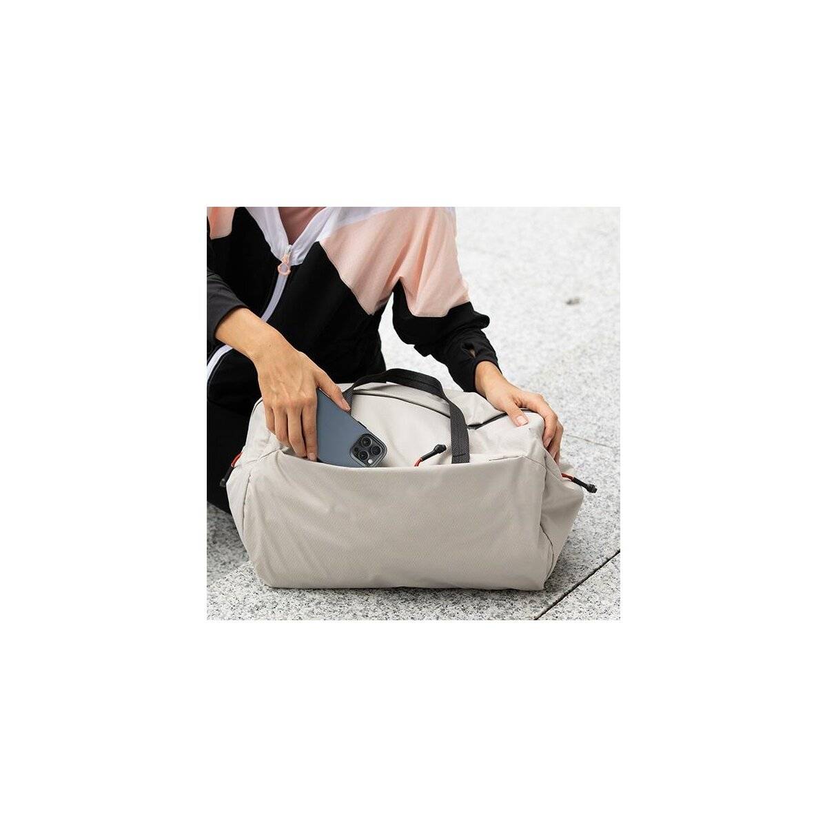 Spigen Ultra HybridHülle Kompatibel mit Samsung Galaxy S25 transparent