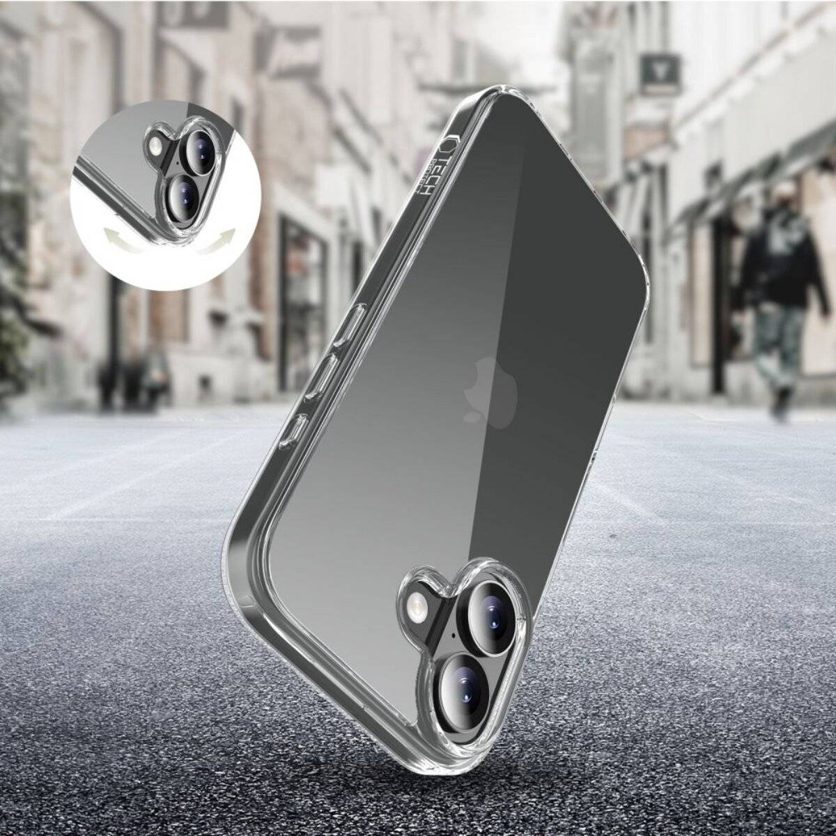 Ein transparentes Smartphone-Gehäuse wird in einer städtischen Straßenumgebung präsentiert und betont den Schutz um den Kamerabereich.