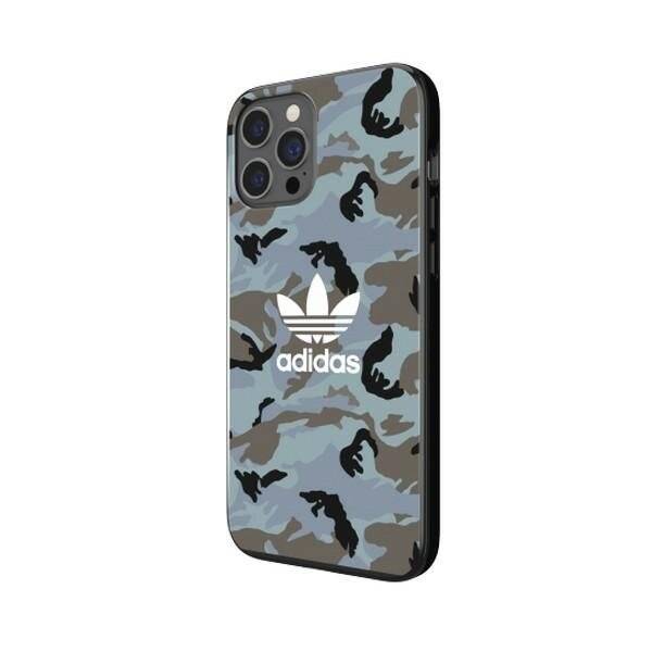 Handyhülle im Camouflage-Muster mit schwarzen, grauen und blauen Tönen, auf der Rückseite mit weißem 'adidas'-Logo.