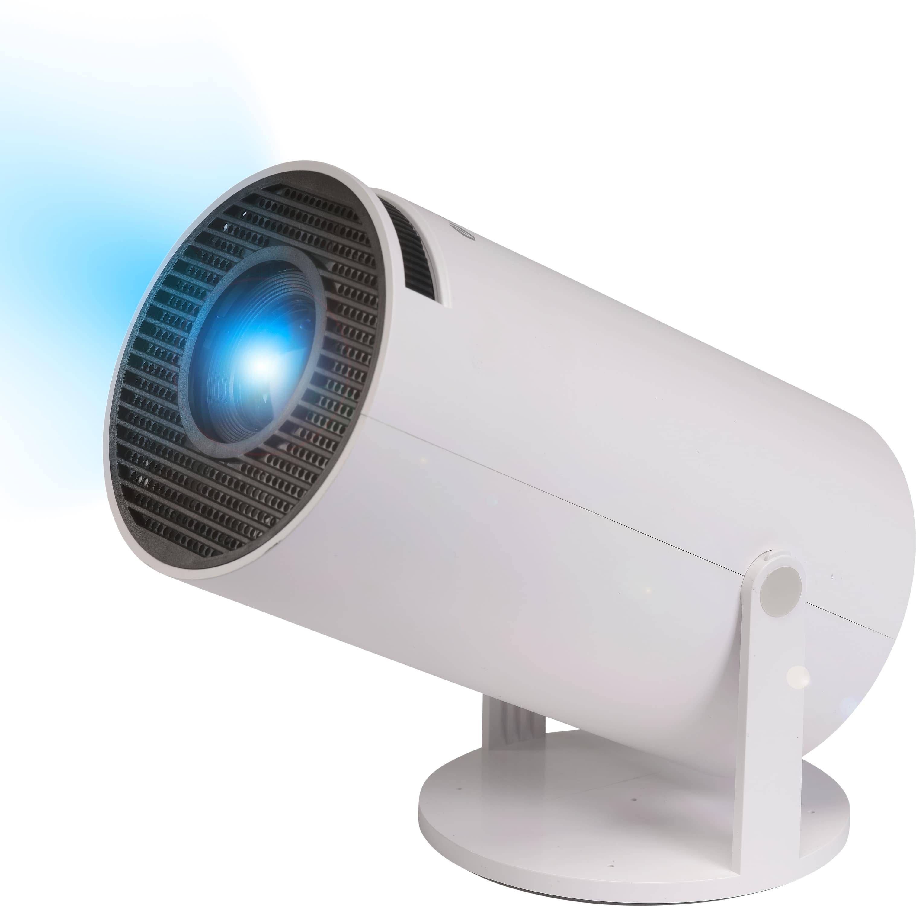 Ein weißer, zylindrischer LED-Projektor strahlt blaues Licht aus seinem Objektiv aus, positioniert auf einem kreisförmigen Sockel, leicht nach oben geneigt.