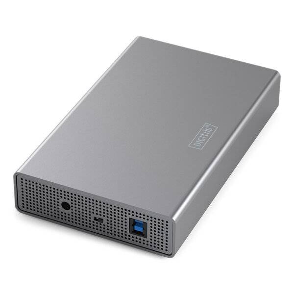 Silbernes externes Festplattengehäuse mit perforierter Frontplatte und USB-Anschluss.