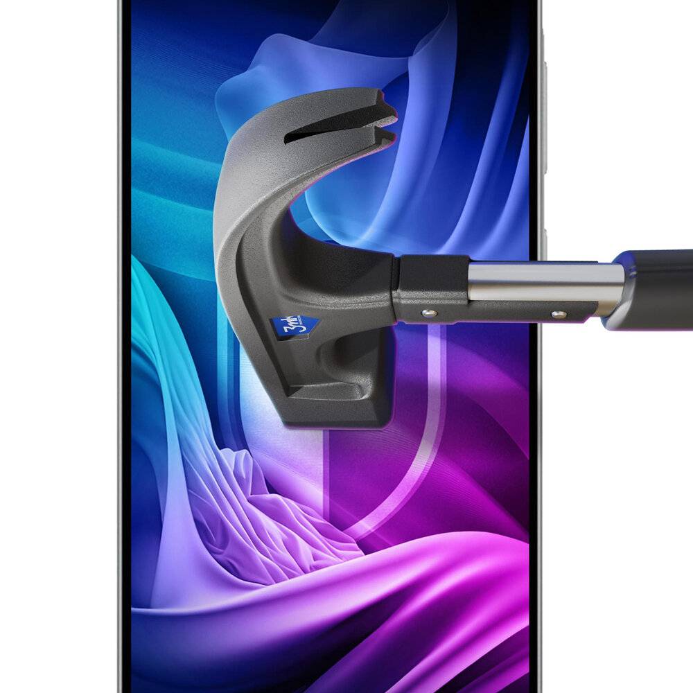 Ein Hammer schlägt auf einen Smartphone-Bildschirm, der bunte, abstrakte Wellen anzeigt; deutet auf die Haltbarkeit oder Stoßfestigkeit des Bildschirms hin.