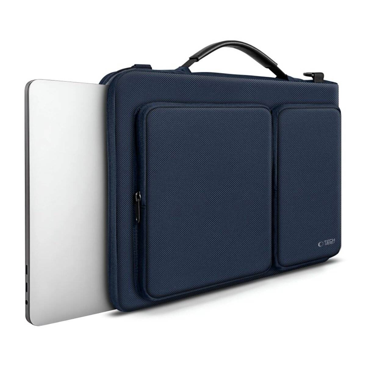 Eine blaue Laptoptasche mit Griff und zwei vorderen Reißverschlusstaschen, die einen dünnen silbernen Laptop teilweise umschließt und die Tragbarkeit zeigt.
