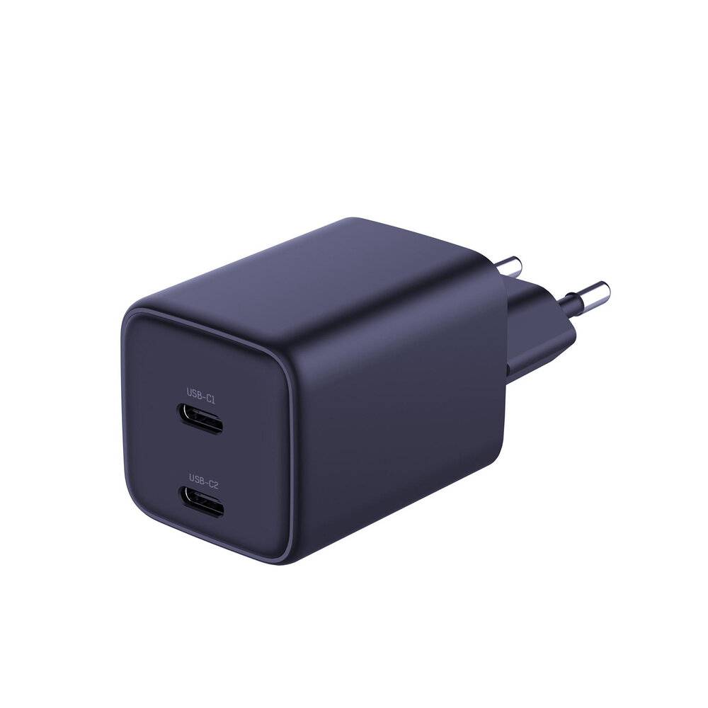 Ein schwarzes Dual-USB-C-Wandladegerät mit europäischen Steckerkontakten, entwickelt zum Aufladen elektronischer Geräte.