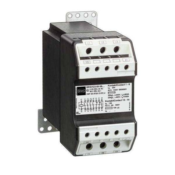 Schwarzer und weißer Industrie-Elektrokontaktor mit mehreren Anschlüssen und einem Schaltplan-Etikett, verwendet für Schaltkreisverbindungen in elektrischen Systemen.