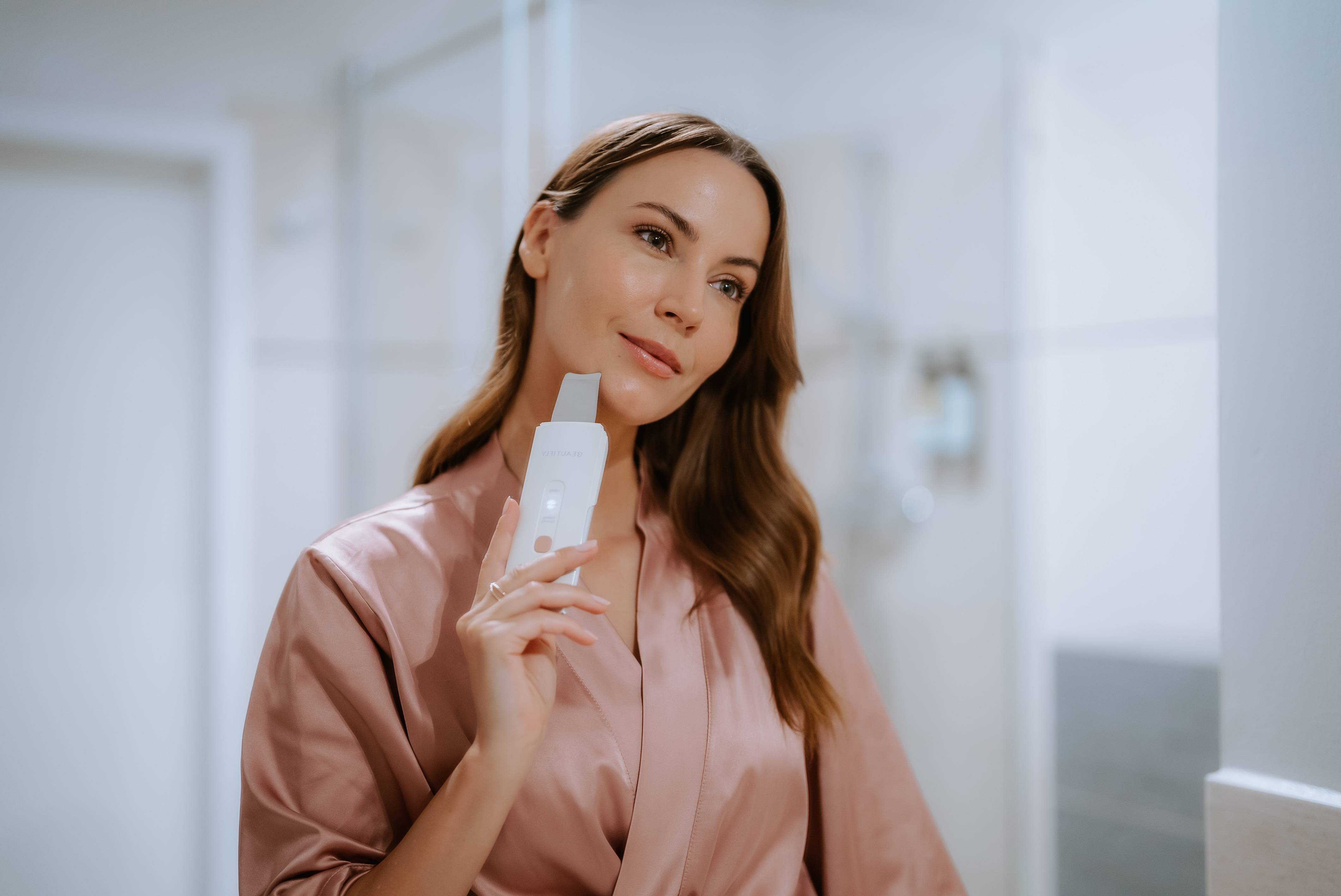 BEAUTIFLY B-Scrub Aqua Glow Pro Kavitation Peeling