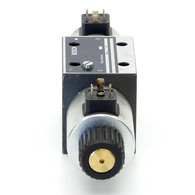 Bosch 4/2 Wegeventil 081WV10P1M1020WS024/00D0 (0 810 001 783)