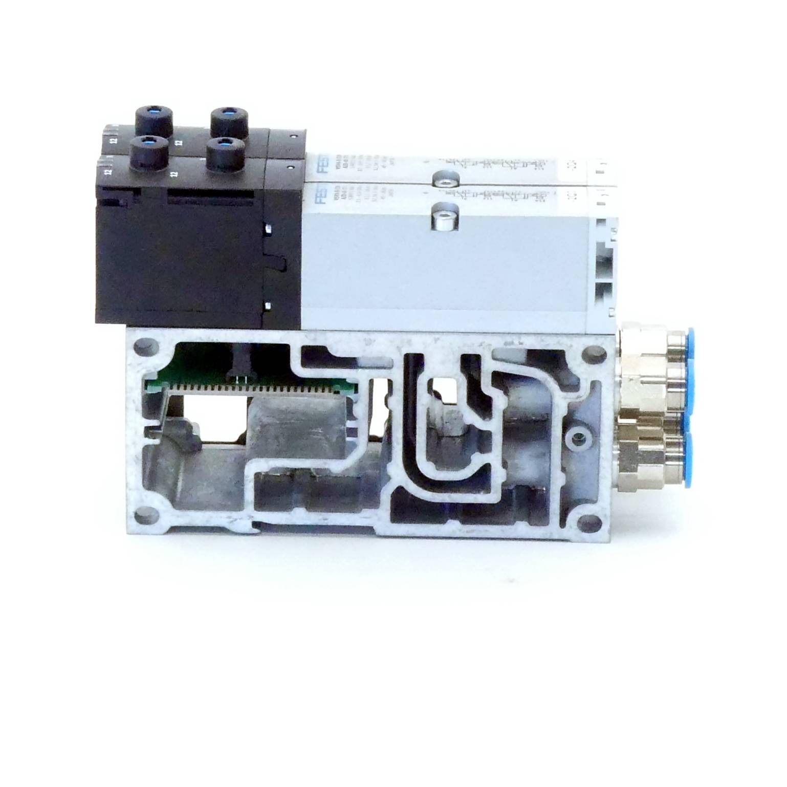 FESTO Magnetventil mit Verkettungsplatte 32N-AZD-A1-1T1L; VABV-S4-1HS-G14-2T2 (539151; 546211)