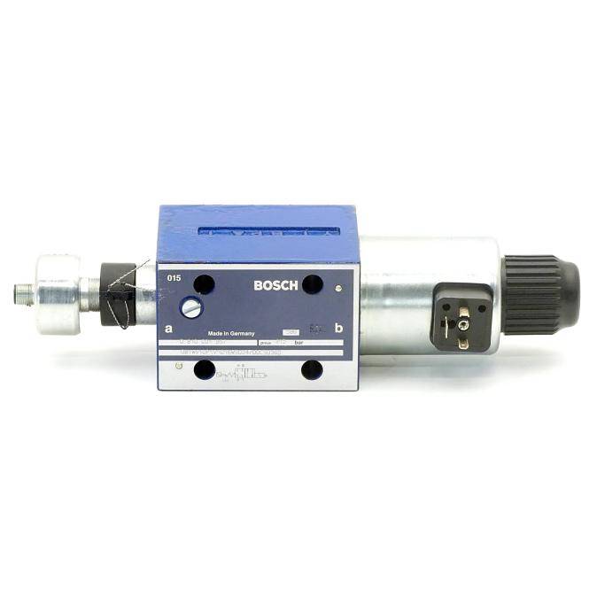 Bosch 0 810 001 957 4/2 Wegeventil mit Druckschalter (081WV10P1V1016WS024/00CSD36D)