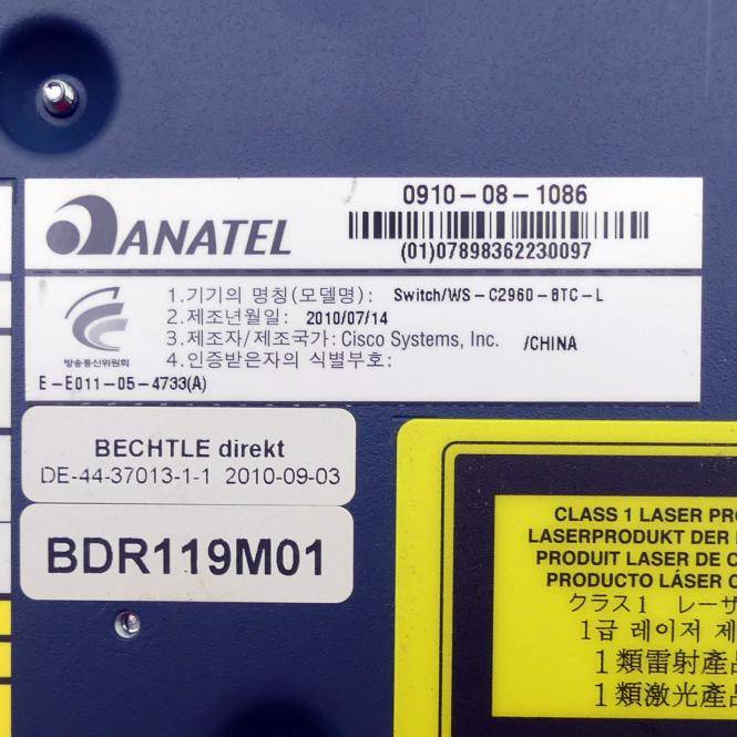 Beschriftungen auf einem Cisco-Gerät, einschließlich ANATEL-Zertifizierung, Modell „Switch/WS-C2960-8TC-L