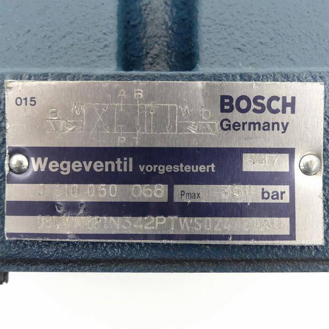 Bosch Vorgesteuertes 4/3-Wegeventil 081WV16P1N342PTWS024/00A0 (0 810 050 068 + 0 810 090 101)