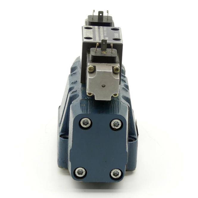 Bosch Vorgesteuertes 4/3-Wegeventil 081WV16P1N342PTWS024/00A0 (0 810 050 068 + 0 810 090 101)