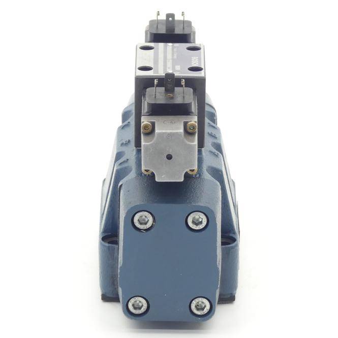 Bosch Vorgesteuertes 4/3-Wegeventil 081WV16P1N304XYWS024/00A0 (0 810 050 053 + 0 810 090 101)