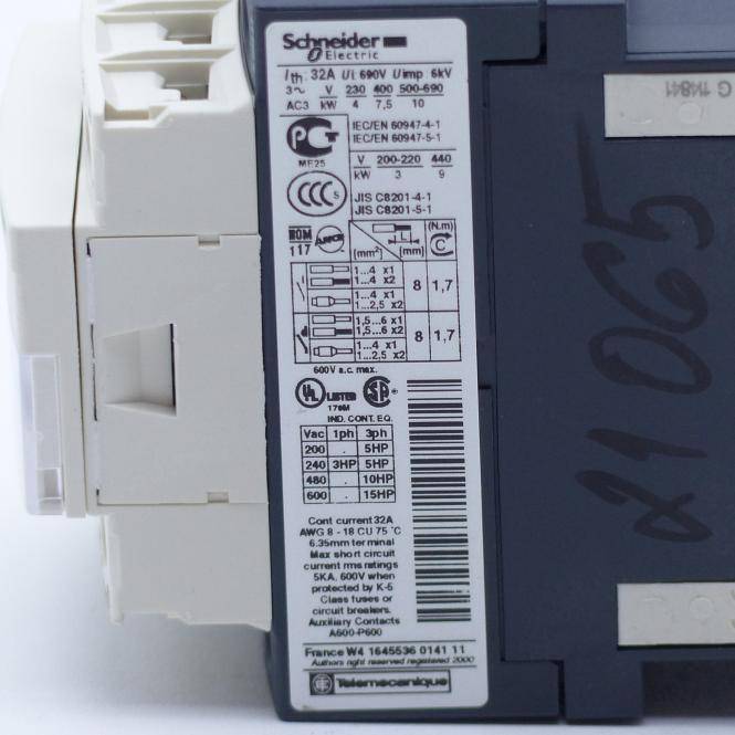 Schneider Electric Schütz (LC1D18BDC)