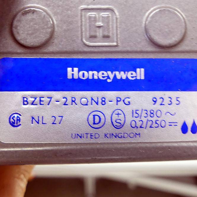 Honeywell Endschalter (BZE7-2RQN8-PG)