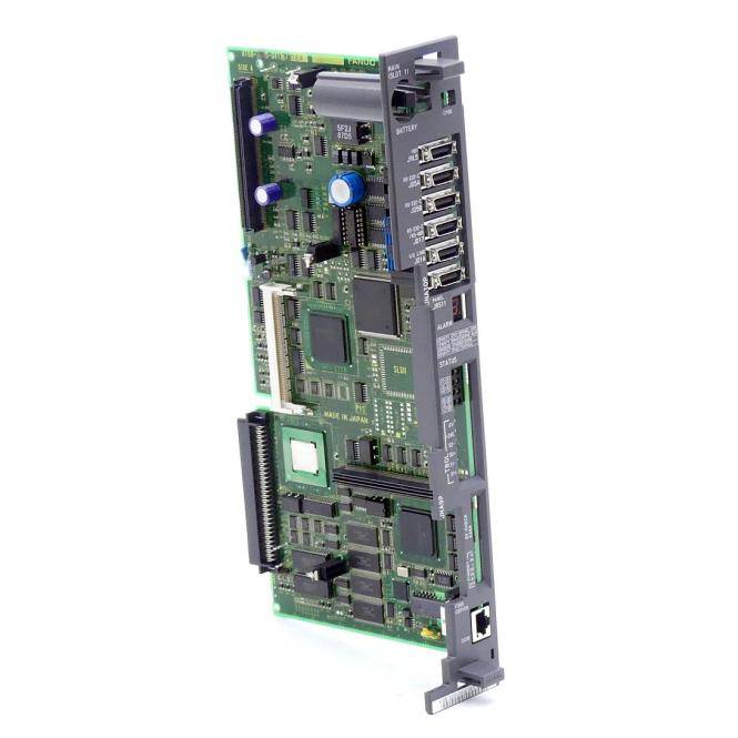 Ein Schaltkreisplatinen-Modul mit mehreren USB-Anschlüssen und Verbindern, isoliert auf weißem Hintergrund dargestellt.