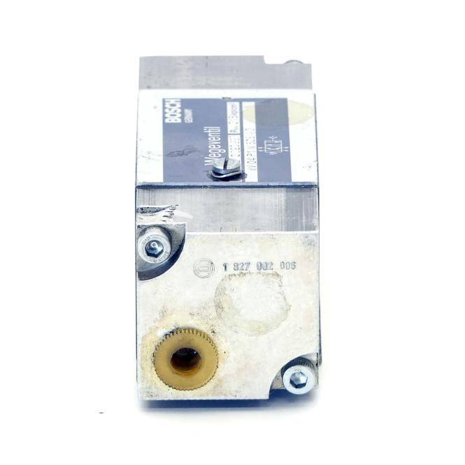 Bosch 4/2 Wegeventil (0 810 020 227)