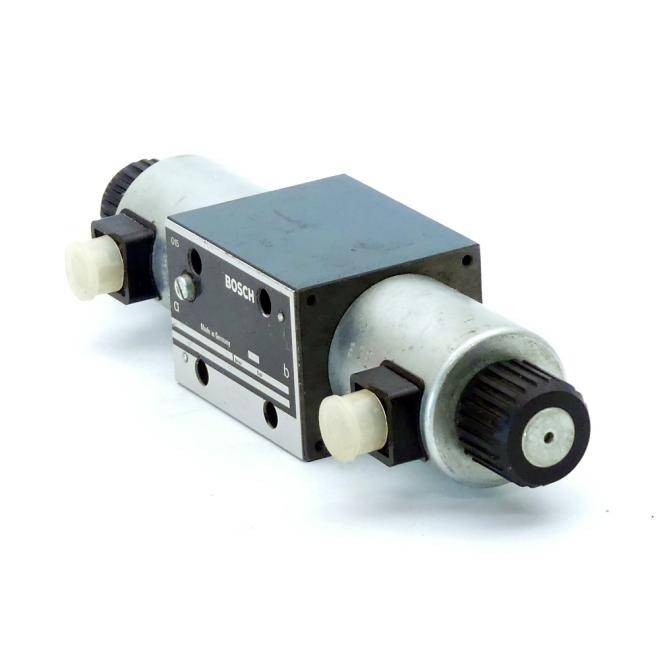 Bosch 4/3 Wegeventil (0 810 001 432)